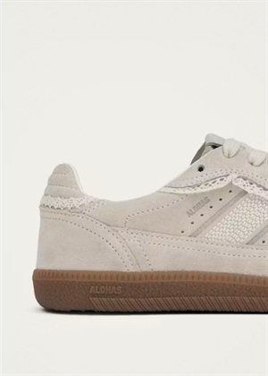 PRE-ORDER / Crochet cream leather sneakers Crochet Cream ALOHAS
